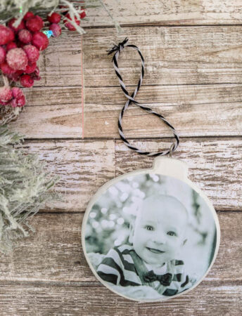 How to Make Easy DIY Photo Ornaments