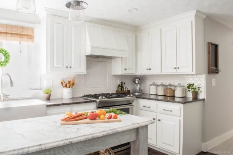 21 Of Of The Best Budget Kitchen Makeovers Under $1000