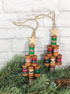 23 Creative DIY Wood Christmas Ornaments