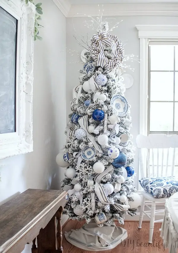blue and white christmas tree decorating ideas