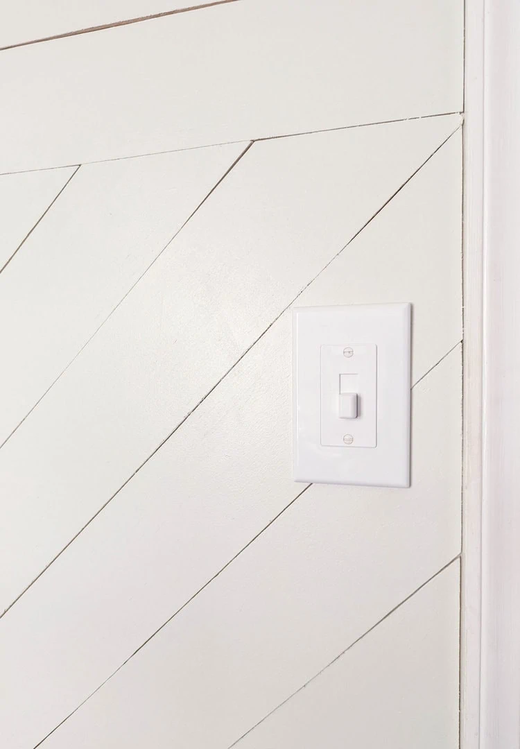 Painting Switch Plates: How to Paint Wall Plate Covers + Tips & Ideas