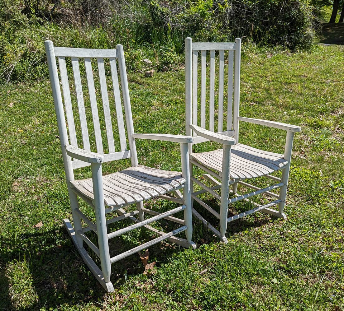 How to paint an old rocking chair