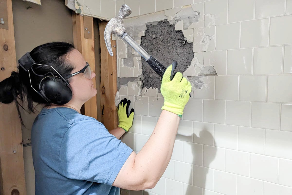 How to Demo a Bathroom: A Step by Step Guide to Doing it Yourself